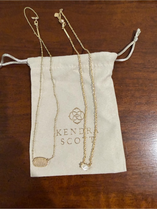 Kendra Scott Jewelry - Kendra Scott Gold Layered Necklace Set with Cream and White Stones